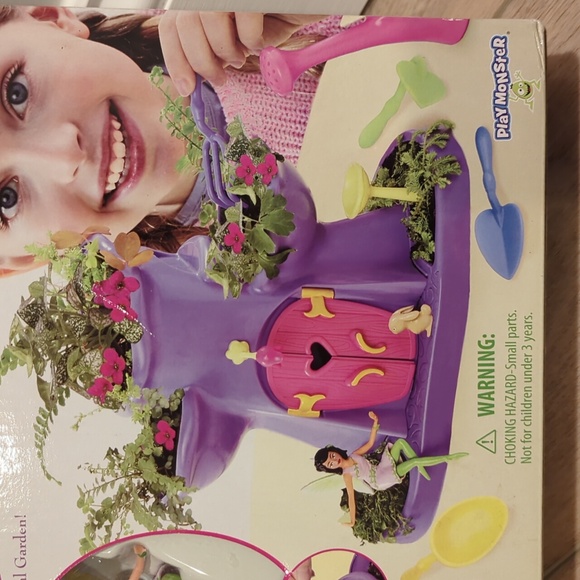 Fairy Garden Tree Hollow Playset - Purple and Pink - Picture 4 of 10